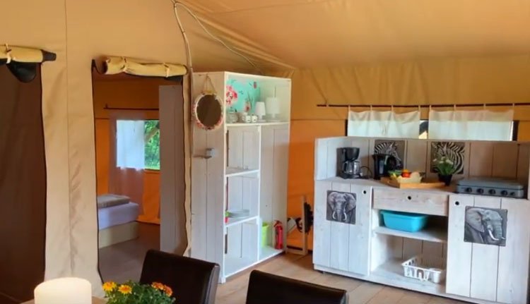 camping_borken_am_see_safaritenten_zonder_badkamer_keuken.jpg