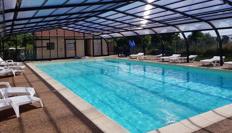 Camping La Grappe Fleurie overdekt zwembad